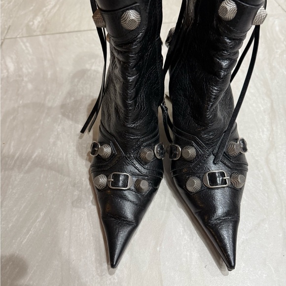 WOMEN'S CAGOLE 90MM BOOTIE IN BLACK - Picture 8 of 9